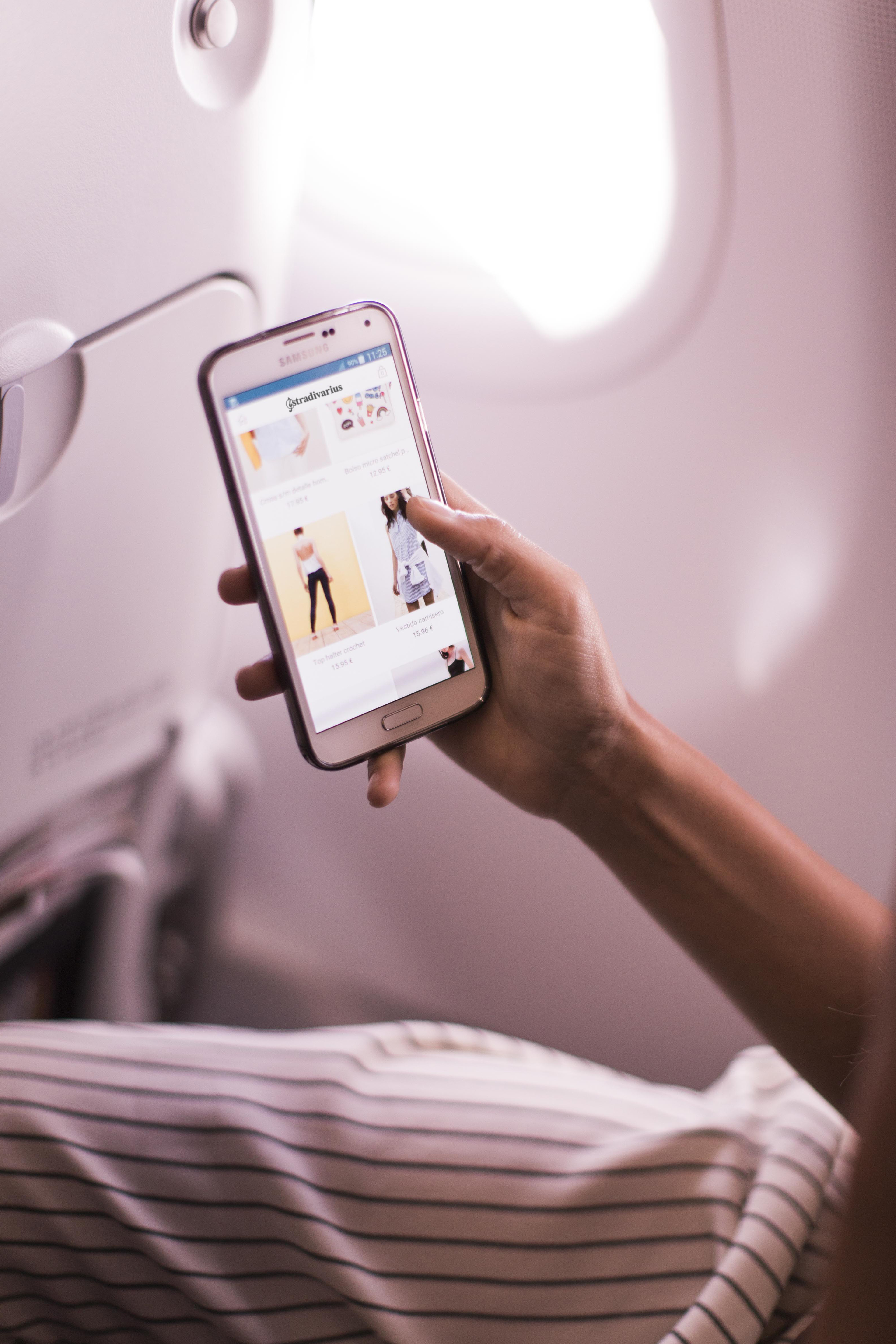 Stradivarius&amp;Vueling_TheSummerExpedition (4)