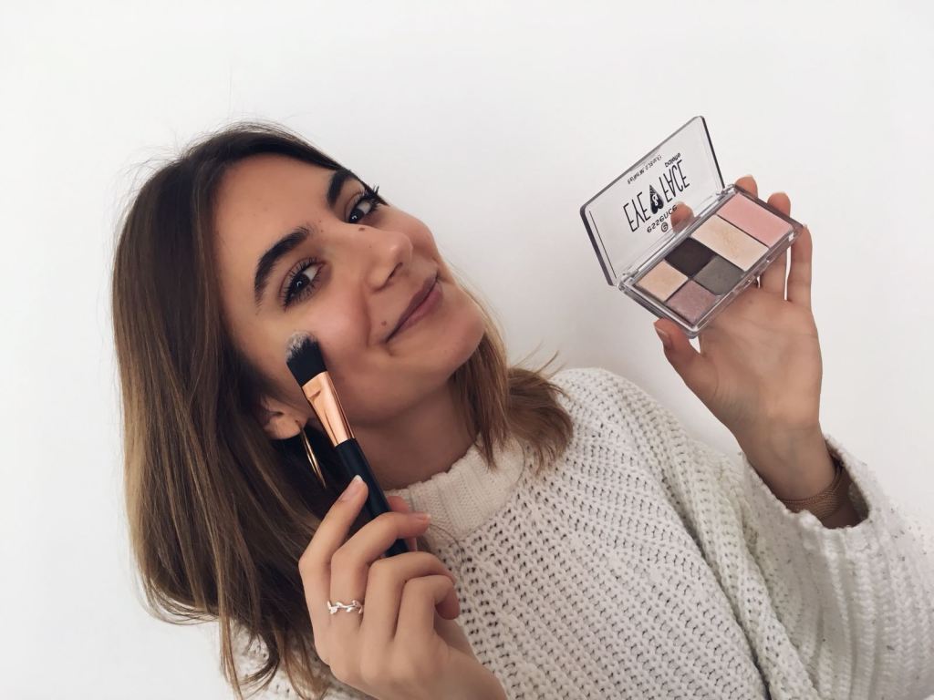 FLAWLESS MAKEUP W/ ESSENCE&nbsp;COSMETICS