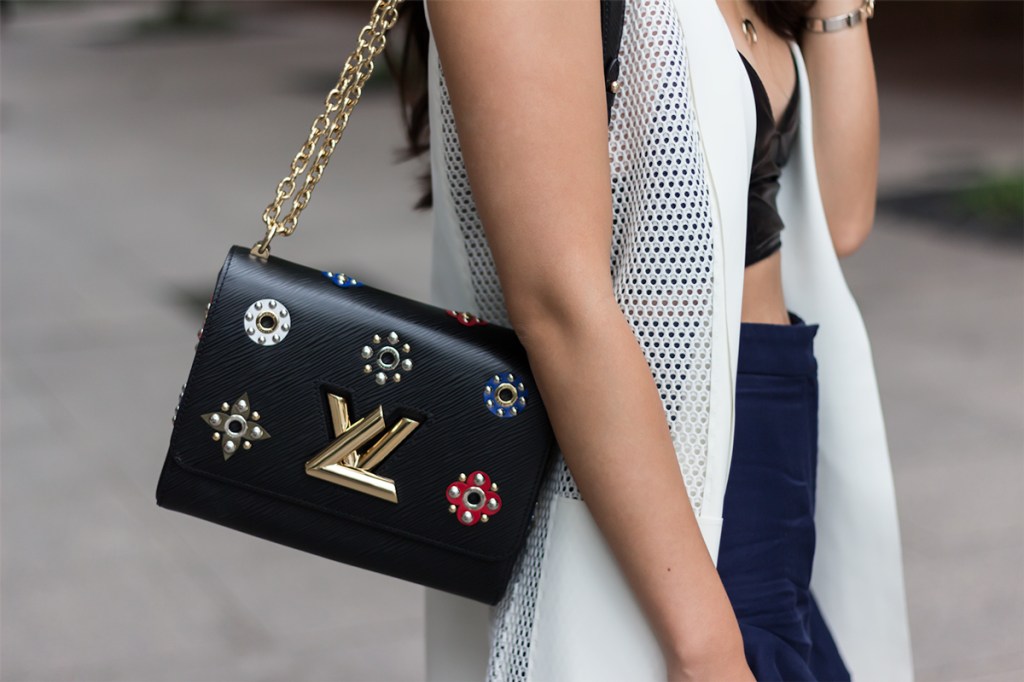 DESIGNER SHOPPING FOR&nbsp;LESS